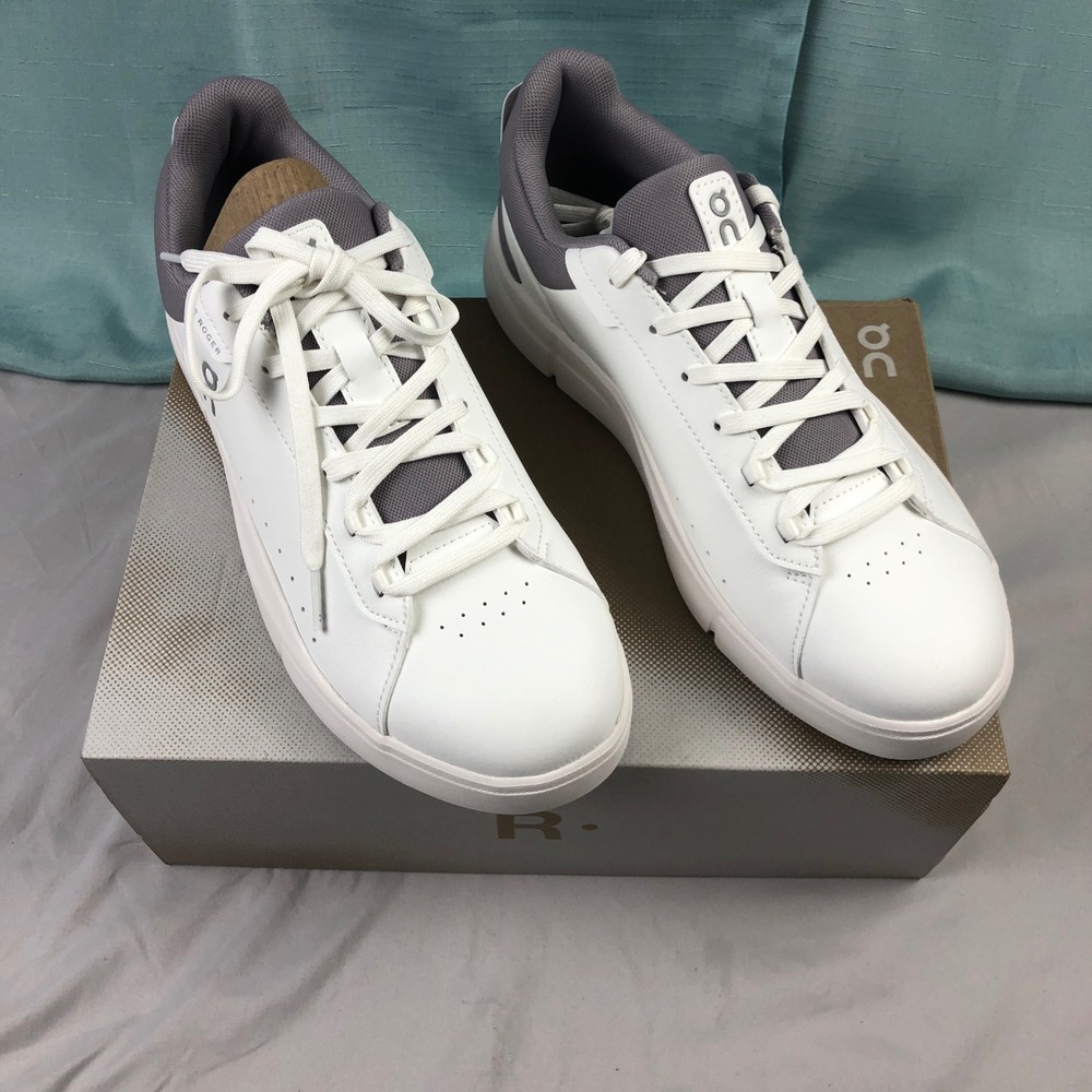 NEW On Running THE ROGER Advantage Mens White/Grey Tennis Sneakers 48.99455 Sz 9